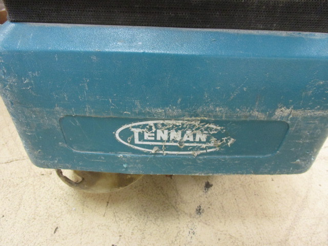 lot 218 image: TENNANT FLOOR SCRUBBER