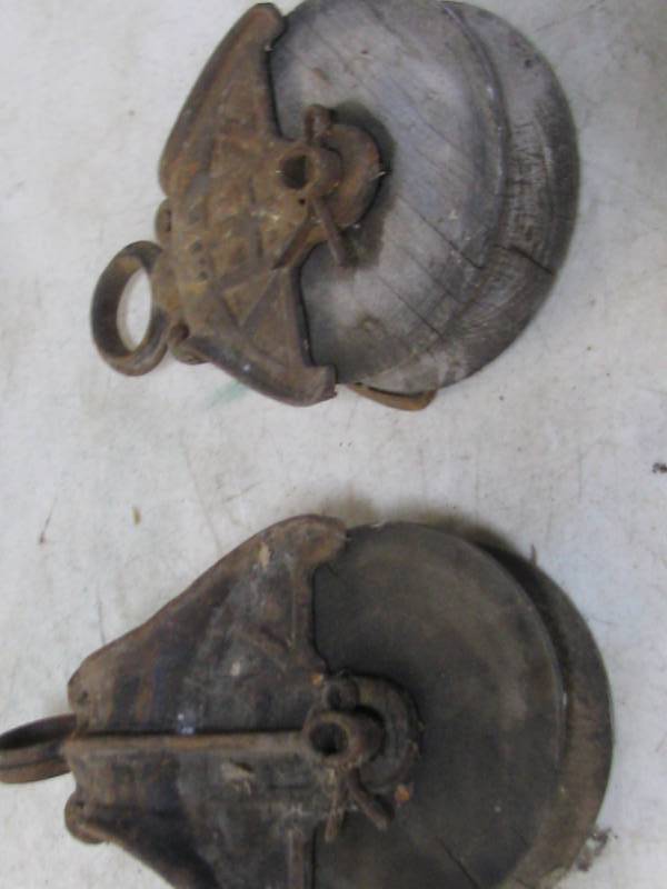 lot 20 image: Wood Pulleys