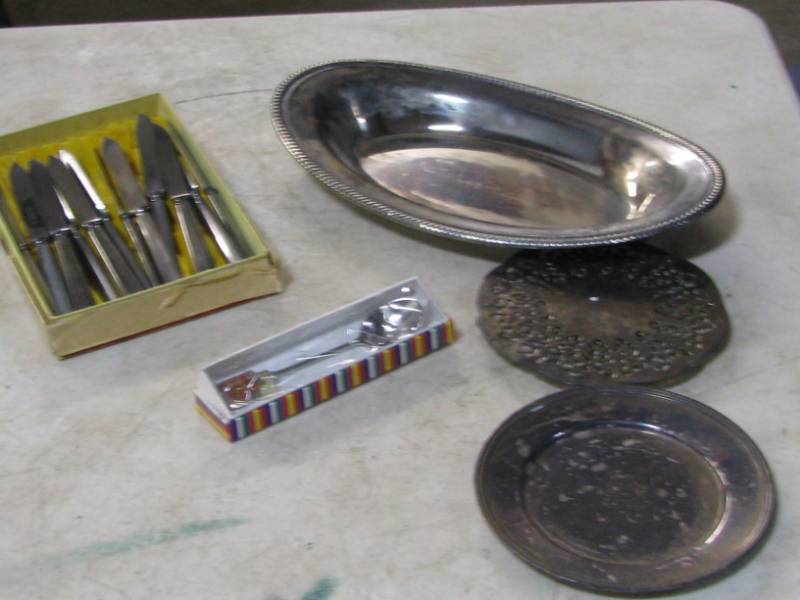 lot 37 image: Silverplate