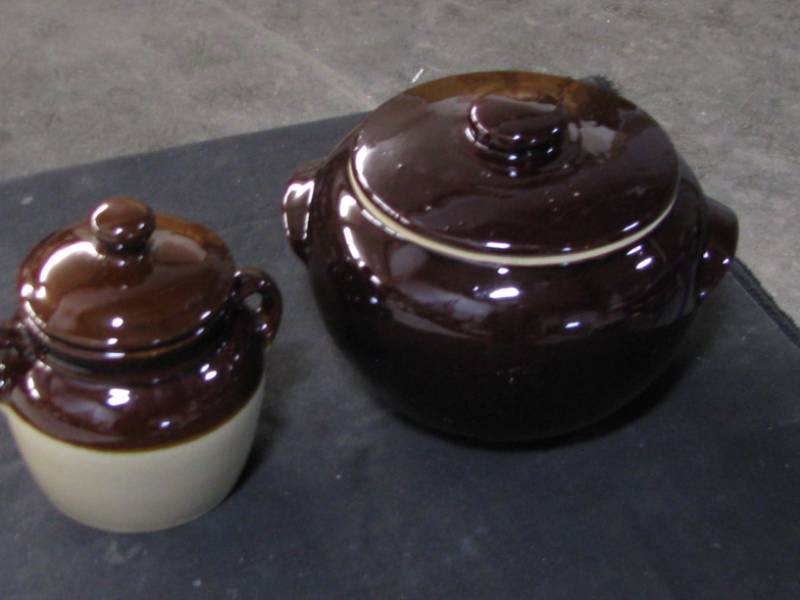 lot 78 image: Bean Pots