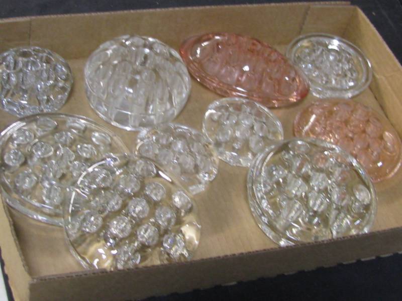 lot 81 image: Flower Frogs