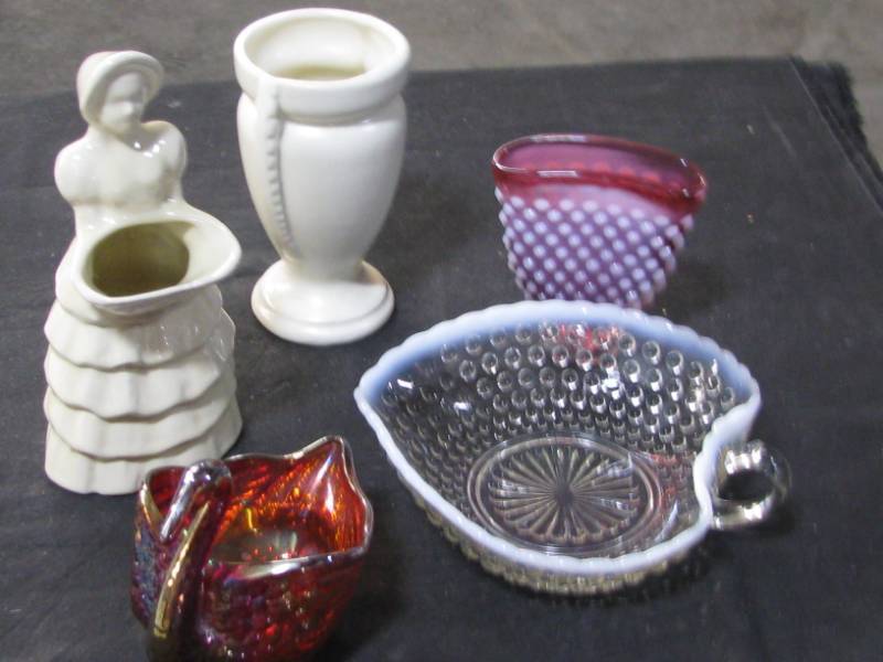 lot 85 image: Pottery & Glassware