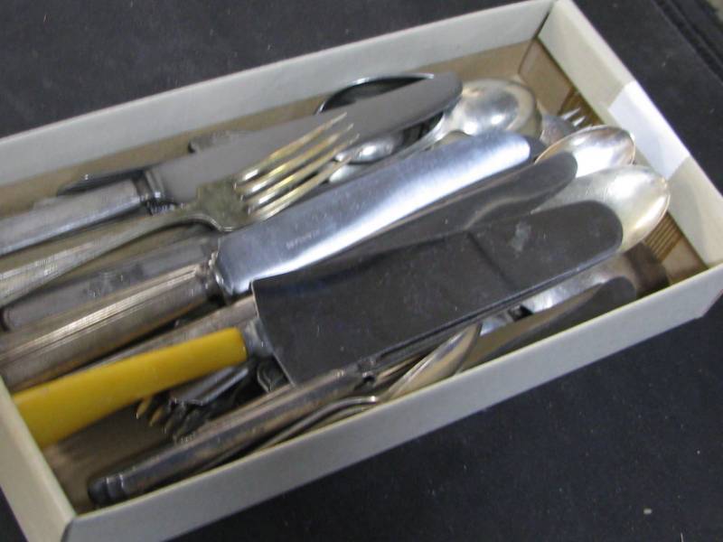 lot 99 image: Flatware