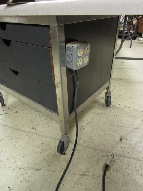 lot 505 image: IMPERIAL WHEELED WORKTOP