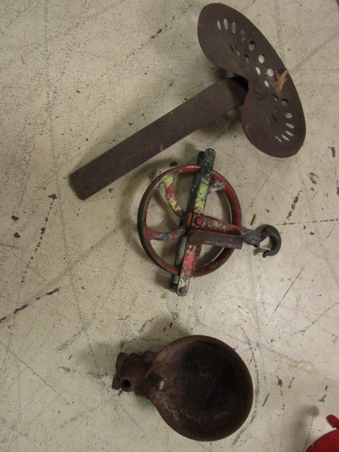 lot 516 image: RUSTIC FARM ACCESSORIES