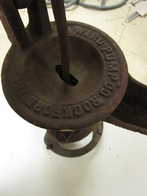 lot 520 image: VINTAGE WARD PUMP CO. FARM PUMP HEAD