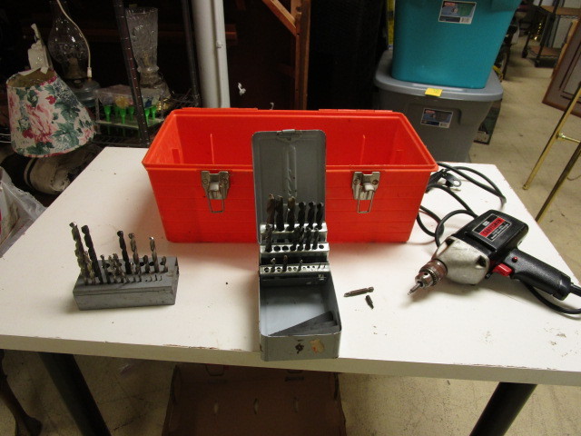 lot 541 image: CRAFTSMAN DRILL WITH TOOL BOX AND ACCESSORIES