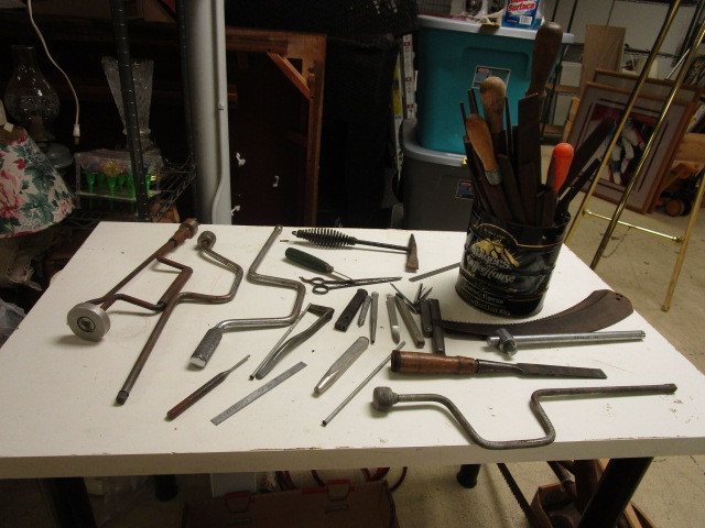 lot 542 image: ASSORTED FILES, CHISELS AND MORE