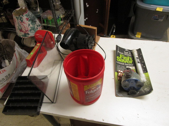 lot 562 image: FISHING AERATOR, SIGN STAND, CUSTOM BLOWER AND MORE