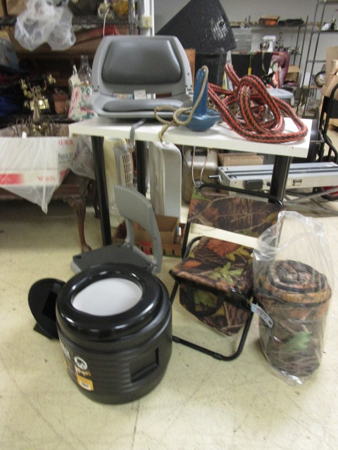 lot 578 image: OUTDOOR FOLDING SEATS, SLEEPING BAG, PORTABLE TOILET AND MUSHROOM ANCHOR