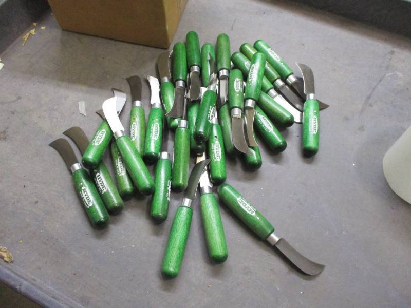 Carpet Knives