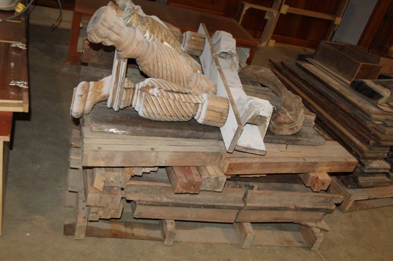 lot 91 image: Vintage Wood Dining Table Parts