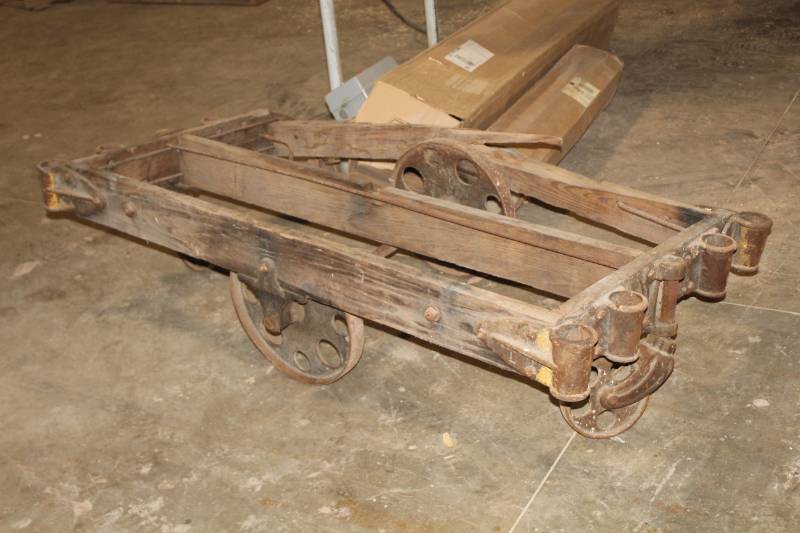 lot 15 image: Vintage Industrial Factory Nutting Cart