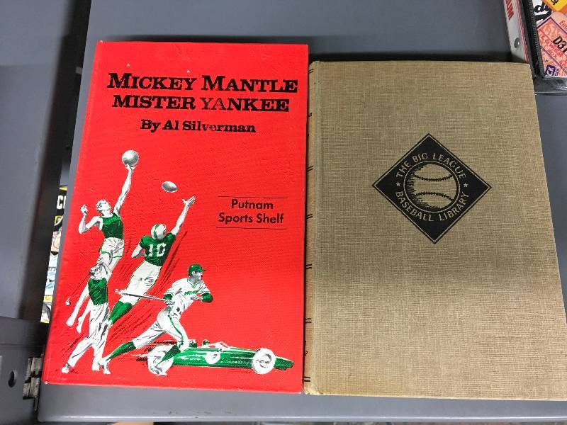 lot 474 image: New York Yankees Books