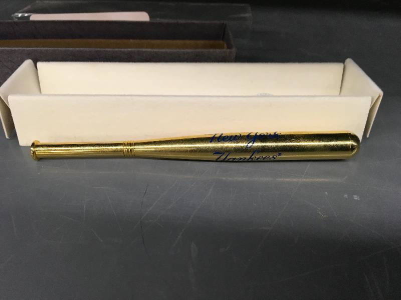 lot 511 image: New York Yankees Baseball Pen