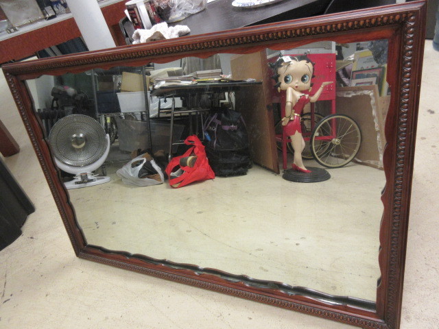lot 618 image: MAHOGANY FRAMED MIRROR