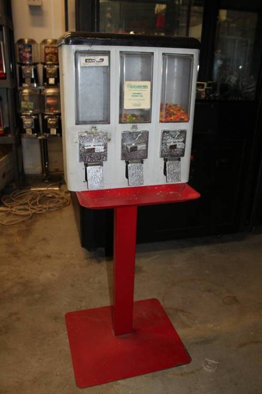 Eagle 3-Head $.25 Bulk Candy Dispenser