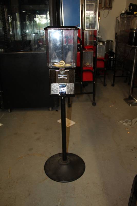 Northwestern Single-Head $.25 Bulk Candy Dispenser