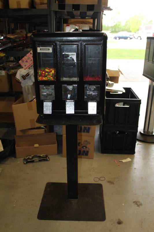 Eagle 3-Head $.25 Bulk Candy Dispenser