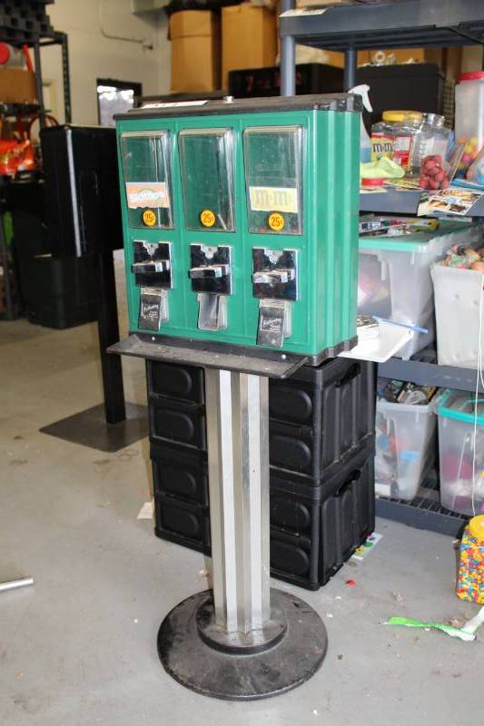 Northwestern 3-Head $.25 Bulk Candy Dispenser