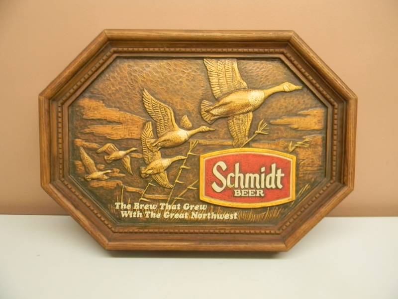 lot 16 image: Schmidt Beer The Brew That Grew With The Great Northwest - Vintage advertising Sign - APPROX 23 BY 16 - SEE PICTURES