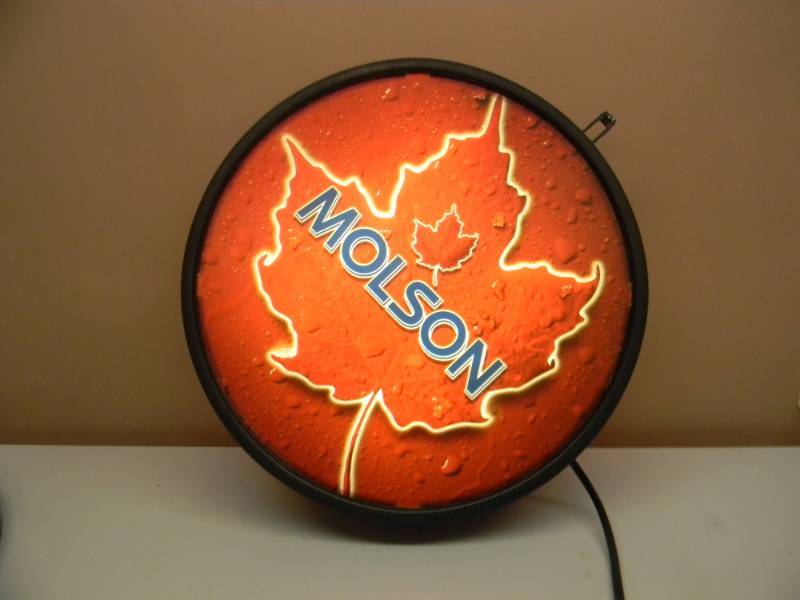 lot 19 image: MOLSON DOUBLE SIDED PUB LIGHT - WORKS - NICE - APPROX 21 - SEE PICTURES