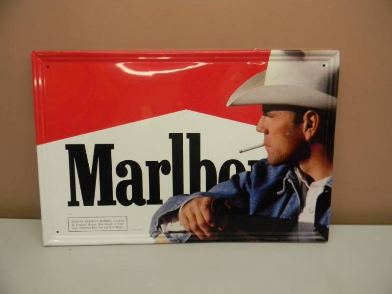 lot 22 image: VINTAGE MARLBORO MAN TIN ADVERTISING SIGN - THE REAL DEAL - APPROX 24 BY 16  - SEE PICTURES