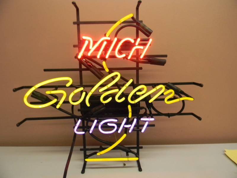 lot 41 image: MICHELOB GOLDEN LIGHT NEON LIGHT - WORKS - NICE NEON, 3 COLOR - APPROX 25 BY 23 - SEE PICTURES