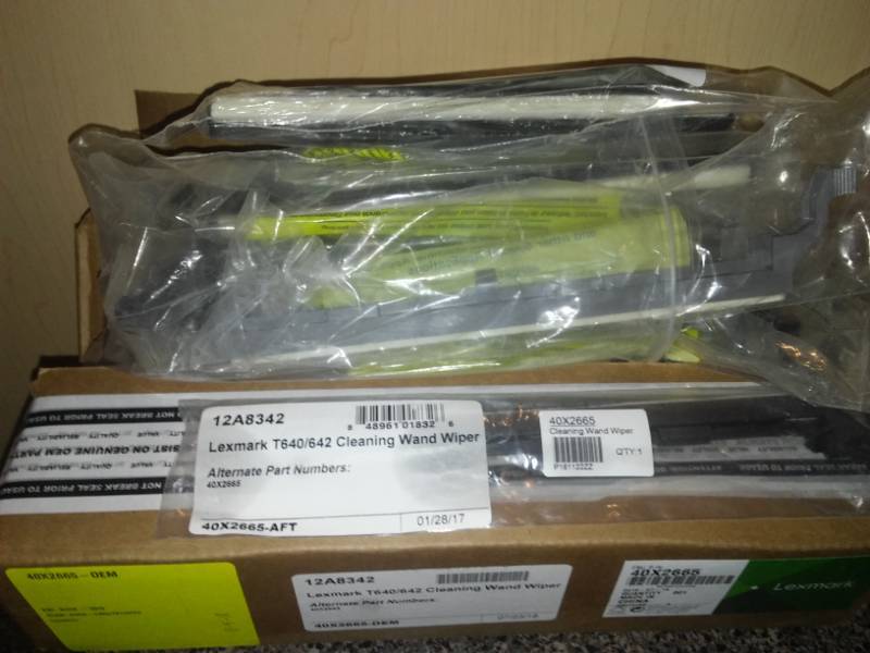 lot 7 image: Lexmark t640  642 cleaning wiper wand - 14.