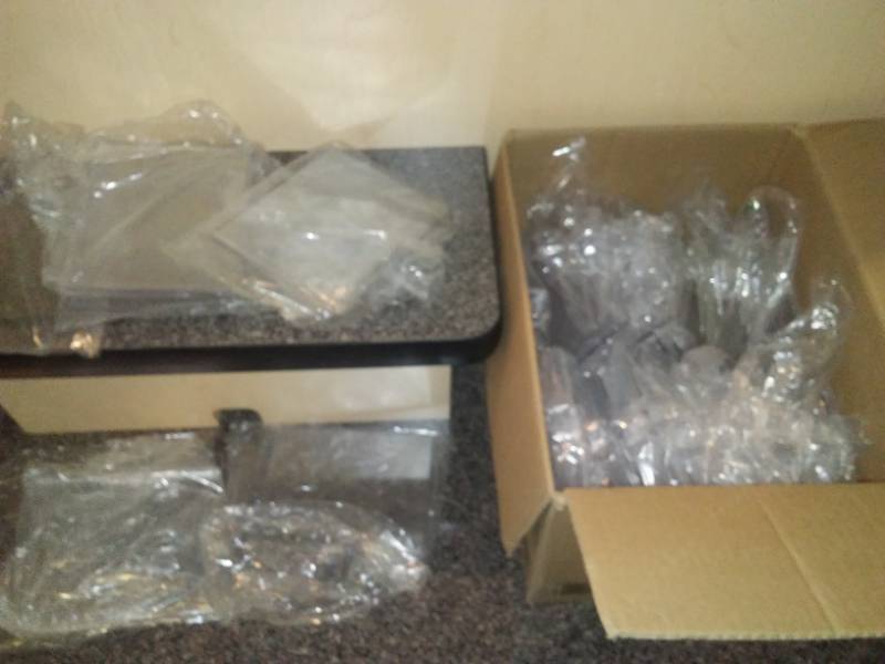 lot 35 image: Acrylic tag holders - 3 dozen.