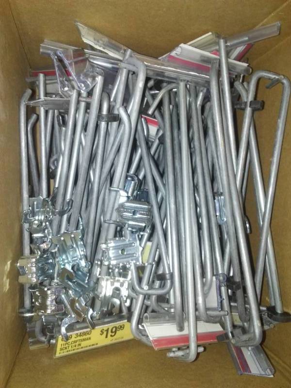 lot 43 image: Metal pegboard hooks and bases - 30.