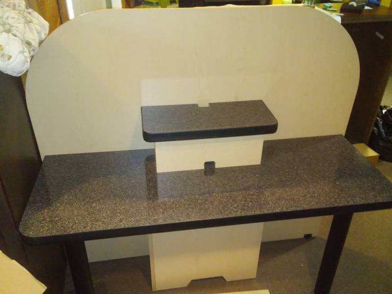 lot 63 image: Workstation  point of sale desk. - very good condition