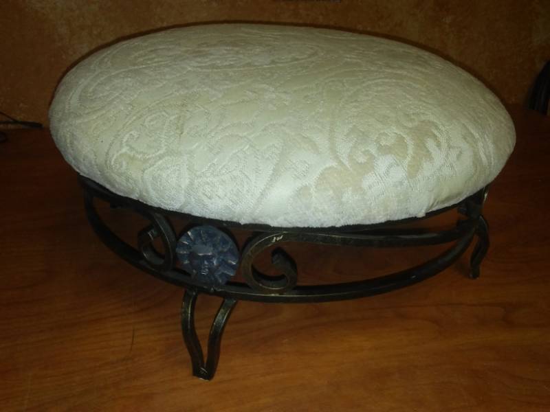 lot 96 image: White Round Tuffet  Stool with Sun & Moon metal frame and legs.