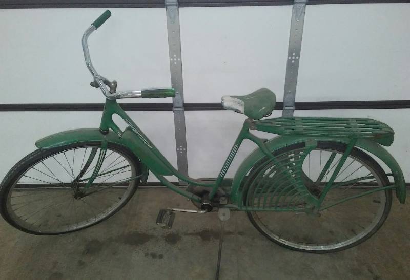 lot 152 image: Vintage Elgin 26 in. Womens Bicycle Bike, Circa 1950s