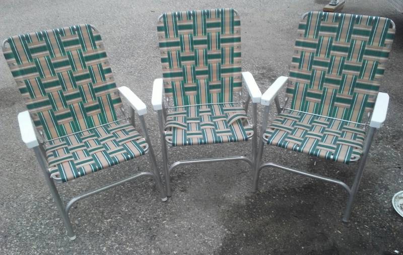lot 110 image: 3 Webbed Folding Lawn Chairs