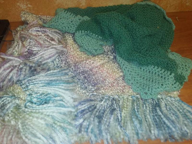 lot 120 image: 2 lap blanketthrows,
