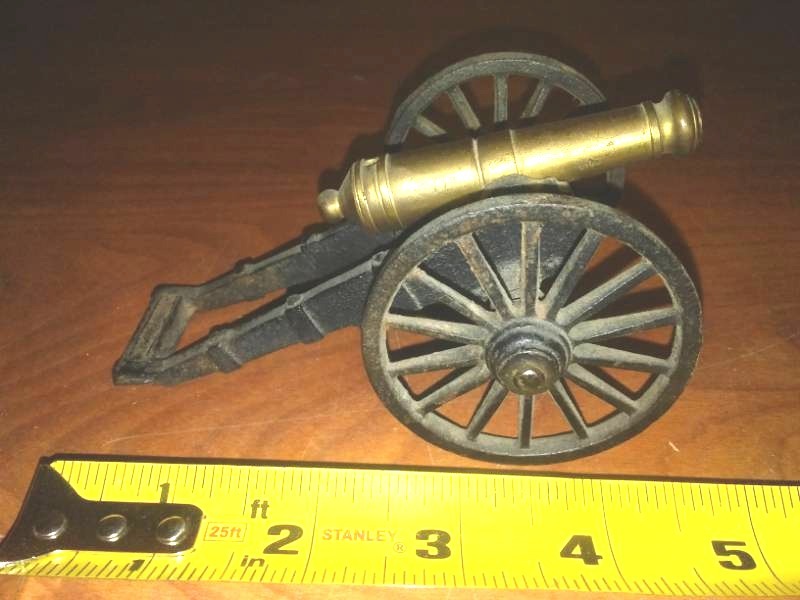 lot 128 image: Cannon MF Co., 131 scale  heavy cast.