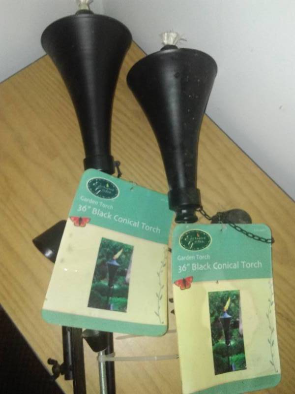 lot 169 image: Yard Torches  New (2)