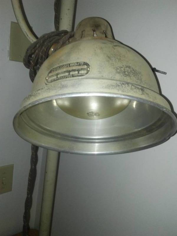 lot 172 image: Vintage McIntosh Bio Lite Lamp,