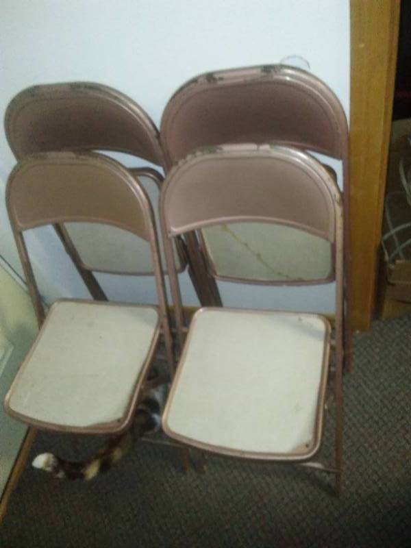 lot 183 image: 4 Matching Vintage Folding Chairs, circa 60s.