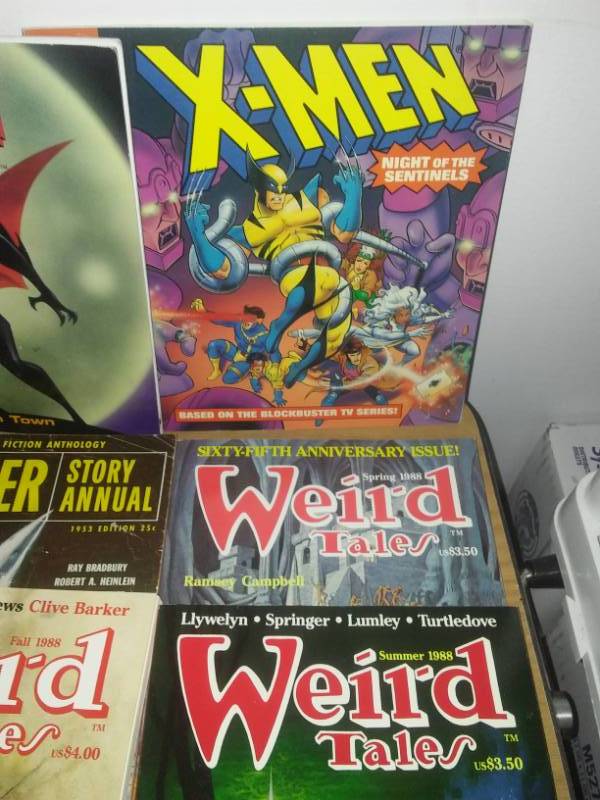 lot 190 image: 14 Sci-Fi Books, pulp Fiction, Star Trek, Twilight and More