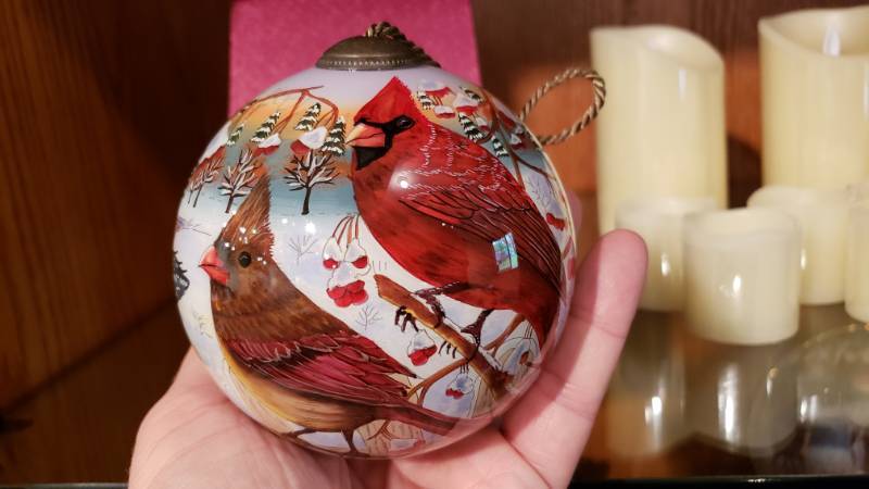 lot 197 image: Kim Norlien White Crimson Morning Ornament, Flicker Candles, Collection of Birds, etc.