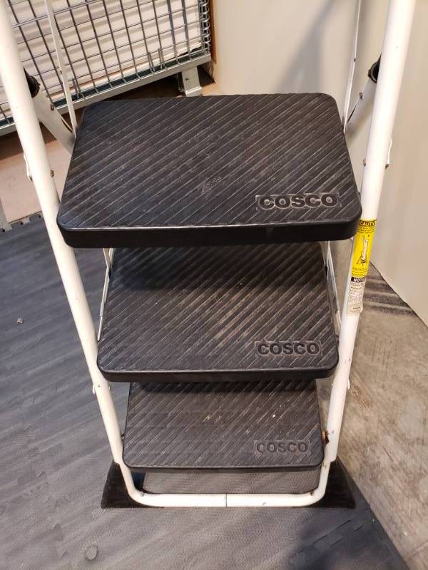 lot 213 image: 55 Three Step Folding Ladder
