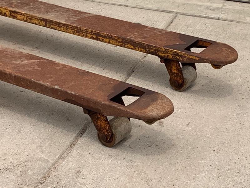 lot 35 image: Lift-Rite Pallet Jack
