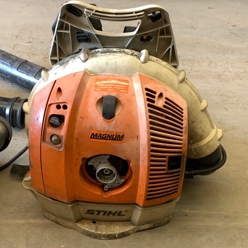 lot 8 image: (2) Stihl Magnum Backpack Blowers