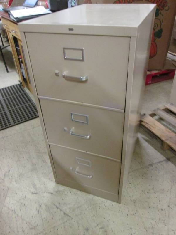 lot 52 image: 3 Drawer Metal Filing Cabinet...