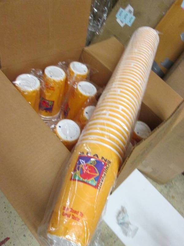 lot 61 image: 440 - 33 oz Insulated Cups by Solo...