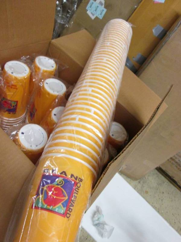 lot 62 image: Case of 480 - 33 oz Insulated Cups ...