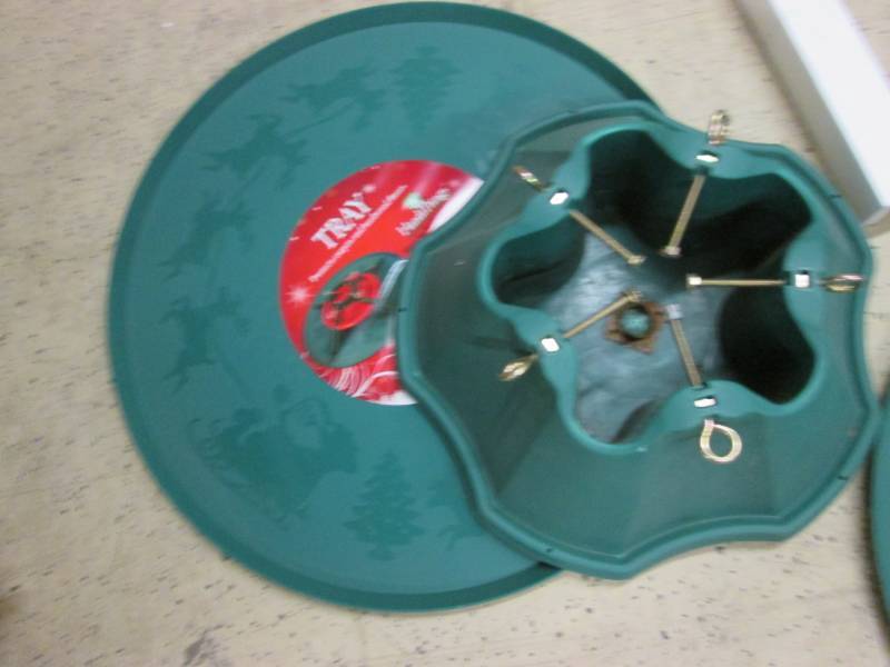 lot 77 image: Large Christmas Tree Stand with Spi...