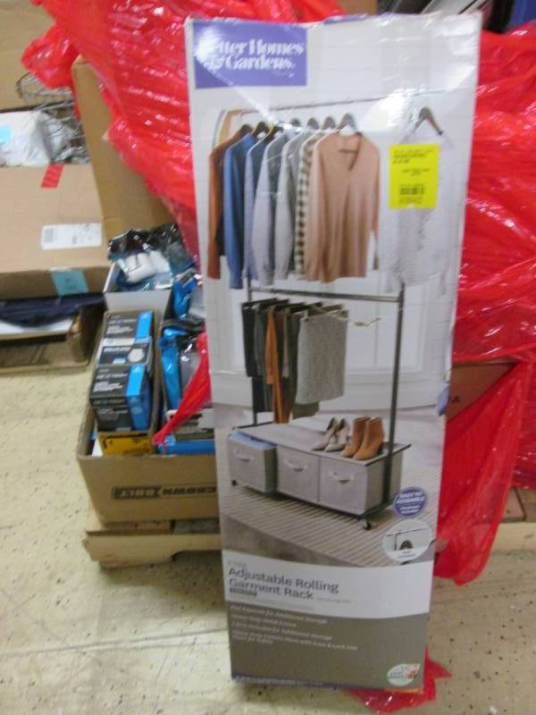 lot 100 image: Better Homes & Garden Adjustable Ro...